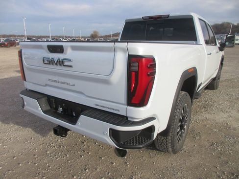 New 2026 GMC Sierra 2500 Denali Ultimate image 5