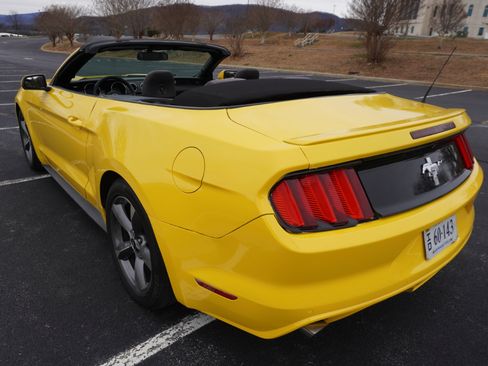 Used 2015 Ford Mustang Convertible w/ Equipment Group 051A image 20