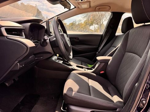 Used 2024 Toyota Corolla LE FWD image 9