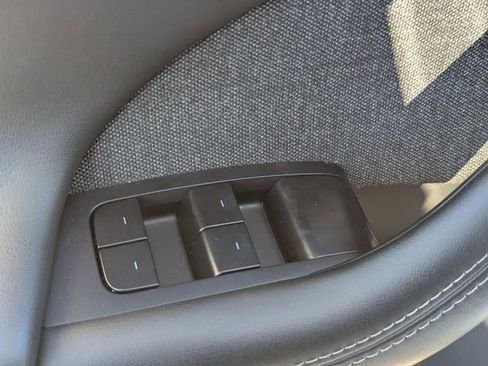 Used 2021 Tesla Model S Plaid image 26