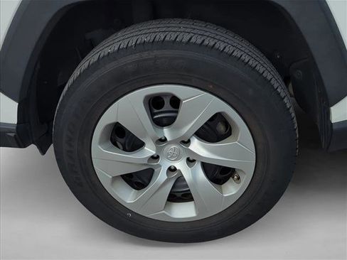 Certified 2021 Toyota RAV4 LE FWD image 6