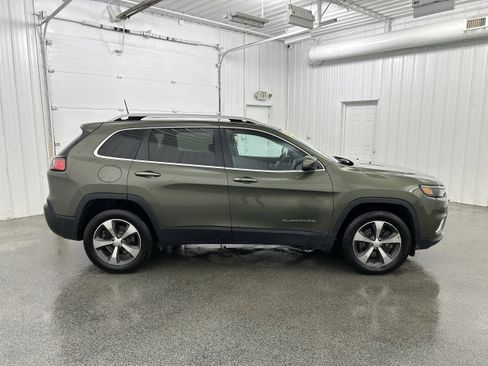 Used 2019 Jeep Cherokee Limited AWD/4WD image 37