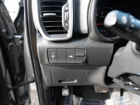 Used 2021 Kia Sportage LX image 11