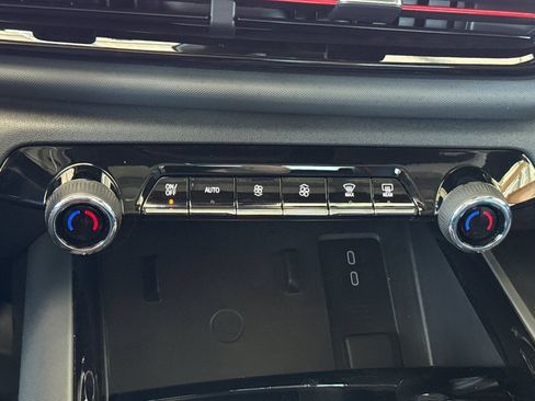 Used 2025 Chevrolet Silverado EV RST AWD/4WD image 32