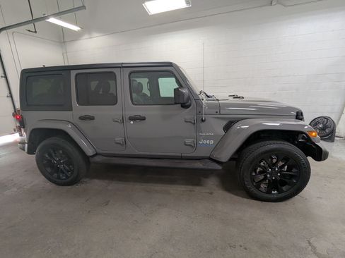 Used 2023 Jeep Wrangler Unlimited Sahara w/ Cold Weather Group AWD/4WD image 3