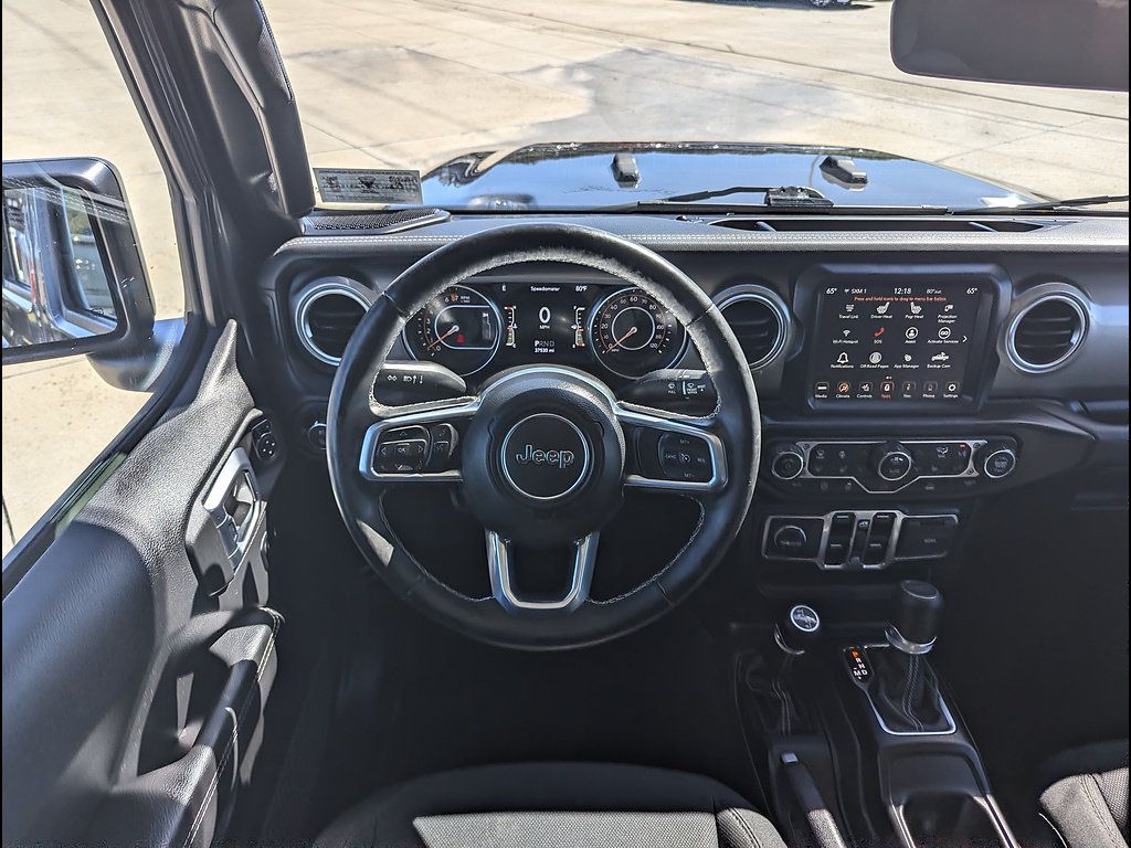 Used 2023 Jeep Gladiator Overland w/ Cold Weather Group AWD/4WD image 3