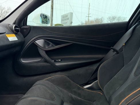 Used 2025 McLaren 750S image 7