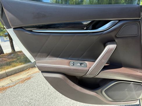 Used 2021 Maserati Ghibli S RWD image 46