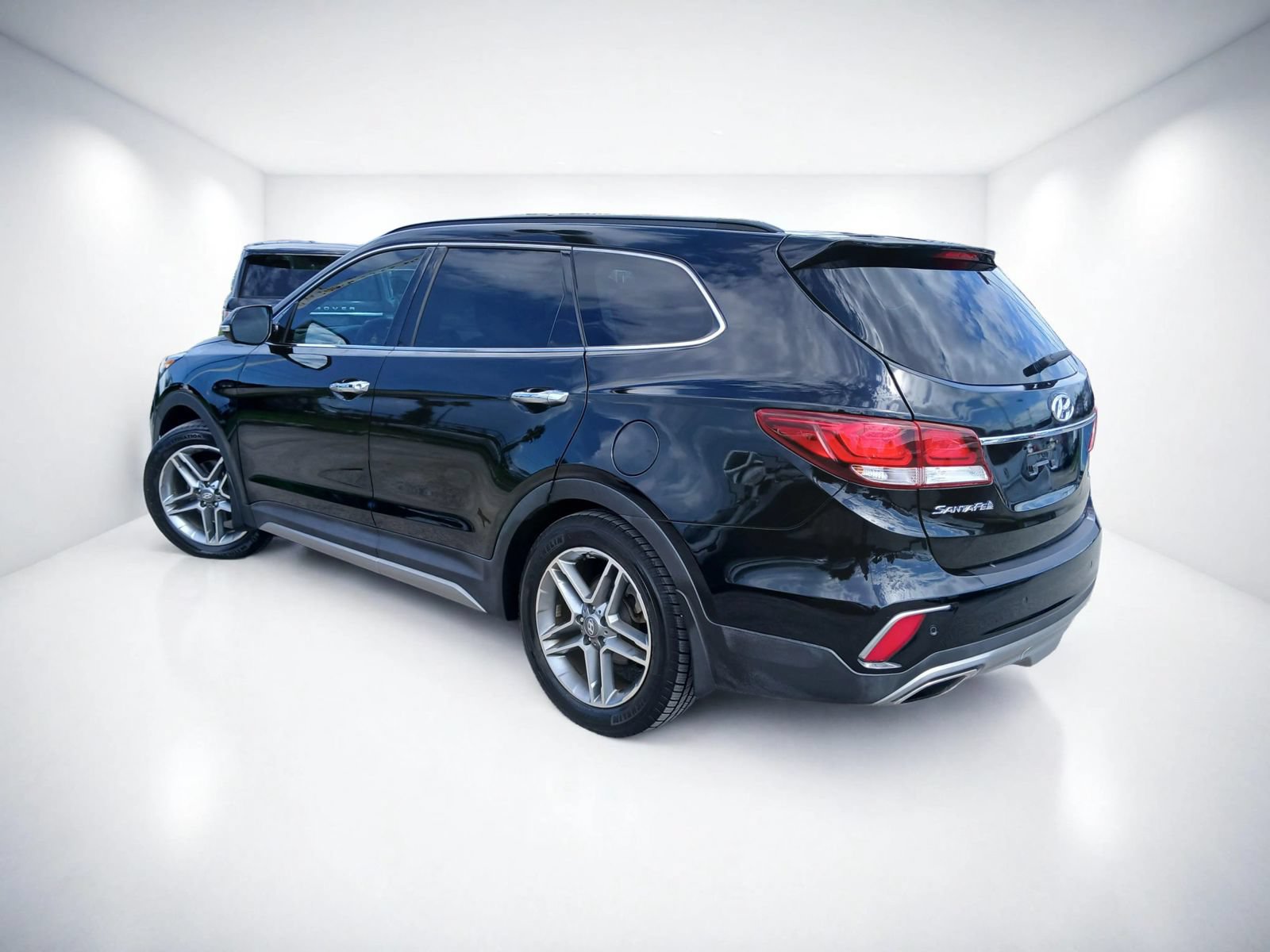 Used 2017 Hyundai Santa Fe Limited FWD image 5