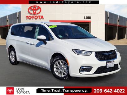 Used 2023 Chrysler Pacifica Touring-L