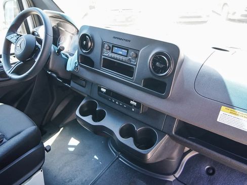 New 2024 Mercedes-Benz eSprinter 170 Cargo image 13