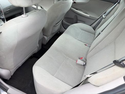 Used 2013 Toyota Corolla LE image 8