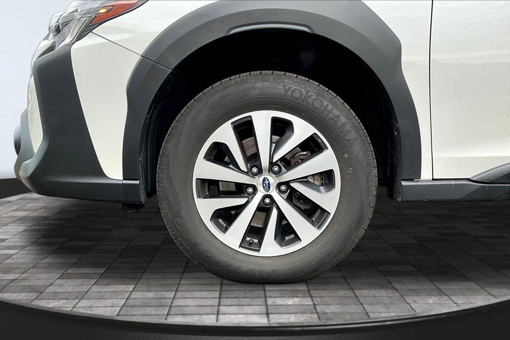 Used 2025 Subaru Outback Premium AWD/4WD image 35