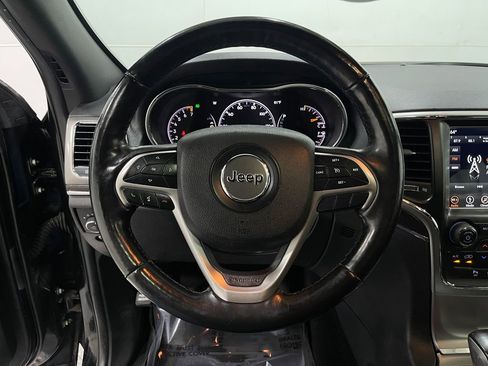 Used 2018 Jeep Grand Cherokee Limited image 23
