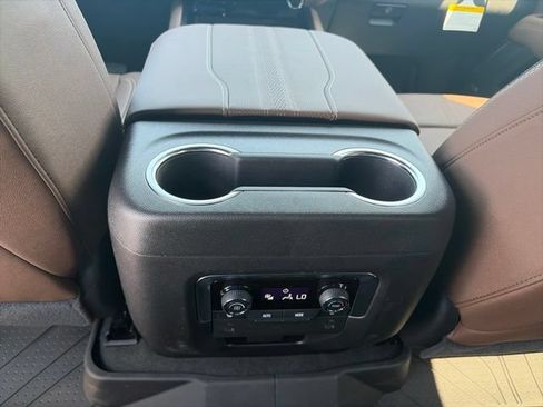 New 2026 Chevrolet Tahoe High Country AWD/4WD image 13