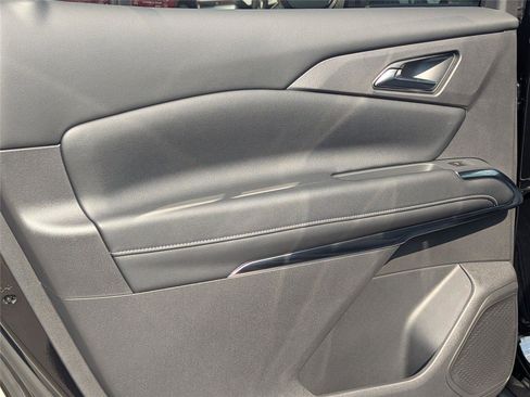 New 2025 Chevrolet Suburban Premier image 41