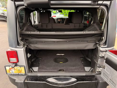 Used 2017 Jeep Wrangler Unlimited Sport AWD/4WD image 12
