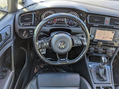 Used 2017 Volkswagen Golf R 4-Door image 15