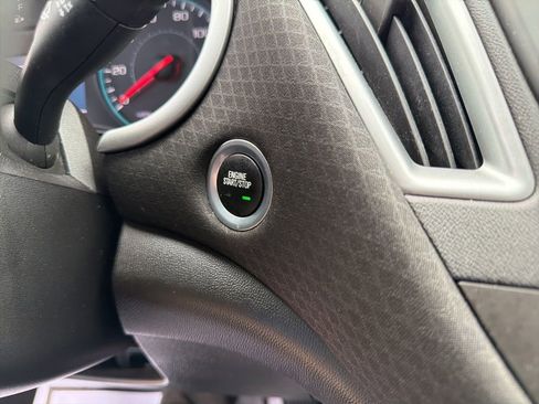 Used 2018 Chevrolet Malibu LS FWD image 24