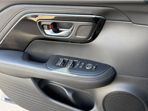 Certified 2025 Acura ADX Base image 29