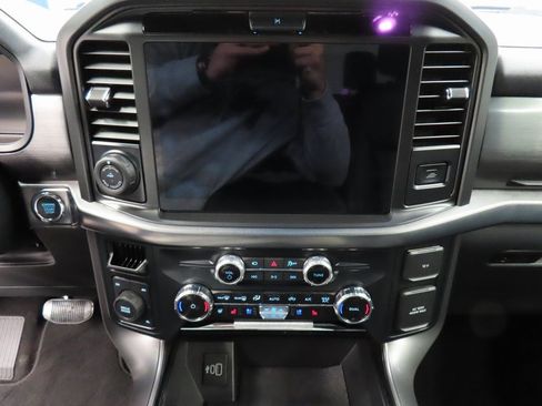 Used 2025 Ford F150 Lariat image 13