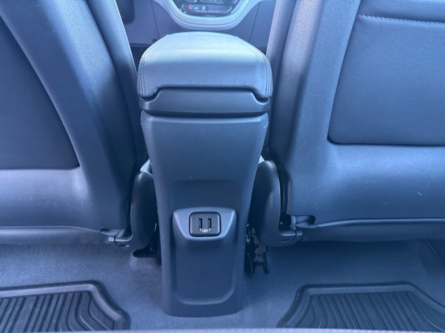 Used 2020 Chevrolet Bolt Premier w/ Infotainment Package FWD image 28