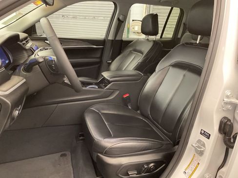 Certified 2023 Jeep Grand Cherokee Limited image 21