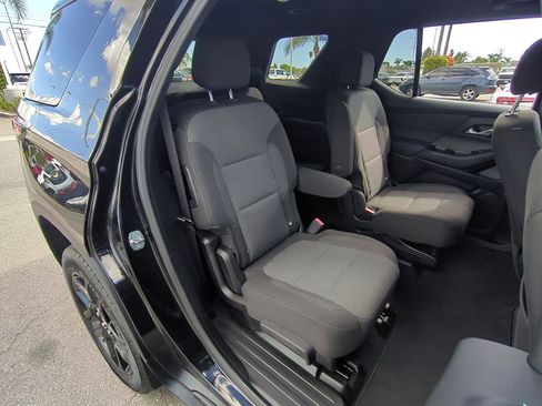 Used 2023 Chevrolet Traverse LT FWD image 25