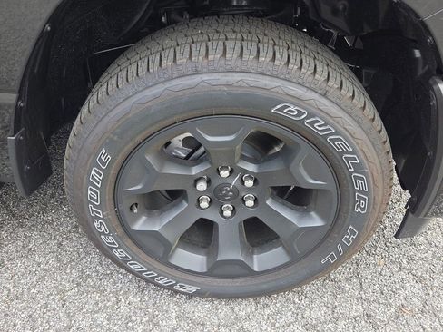 New 2026 RAM 1500 Express AWD/4WD image 16