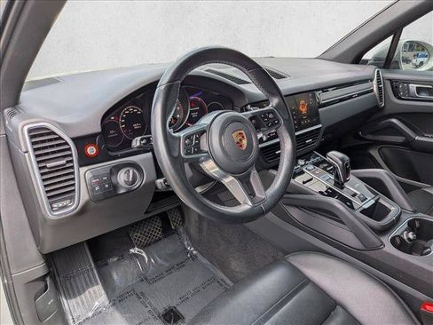 Used 2023 Porsche Cayenne Platinum Edition AWD/4WD image 10