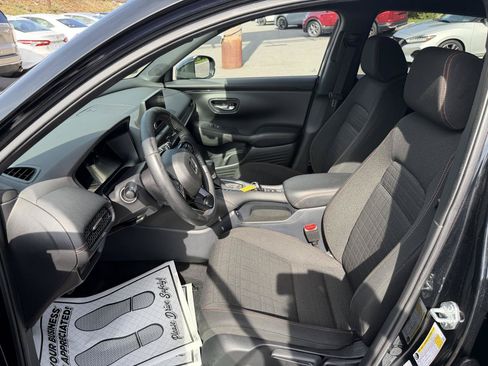 Used 2024 Honda HR-V Sport image 11