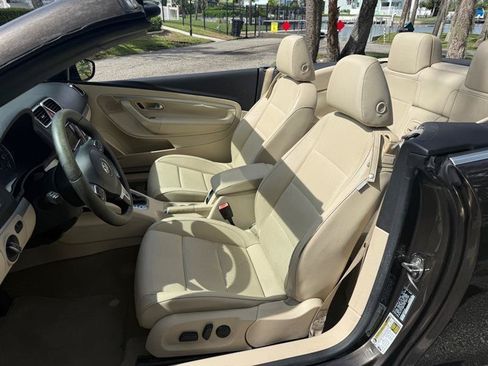 Used 2014 Volkswagen Eos Komfort FWD image 8