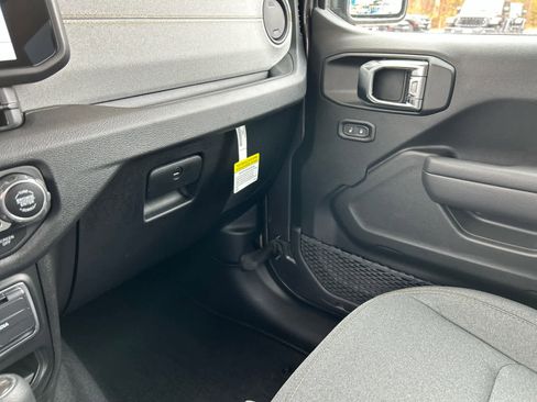 New 2026 Jeep Gladiator Sport image 30