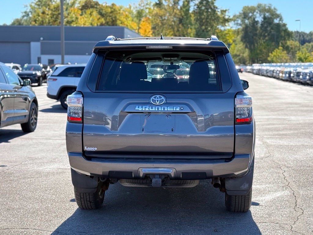 Used 2016 Toyota 4Runner SR5 AWD/4WD image 40