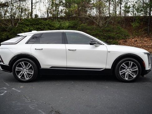 Used 2024 Cadillac Lyriq Tech image 12