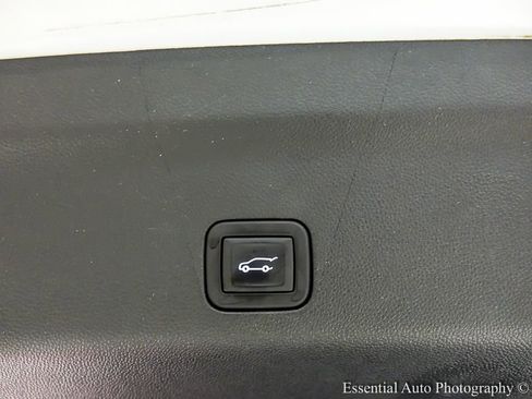 Used 2023 Chevrolet Suburban Z71 w/ Z71 Off-Road Package AWD/4WD image 30