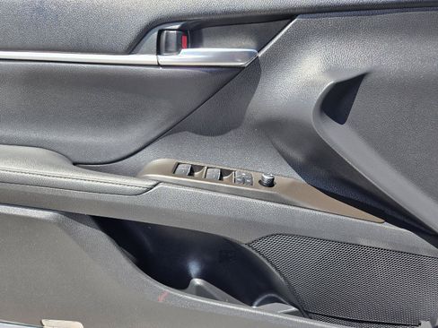 Used 2022 Toyota Camry XSE FWD image 21