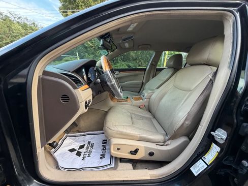 Used 2014 Chrysler 300 C RWD image 14