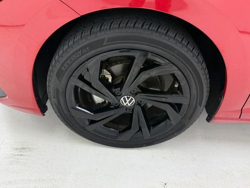 Used 2025 Volkswagen Jetta SE FWD image 7