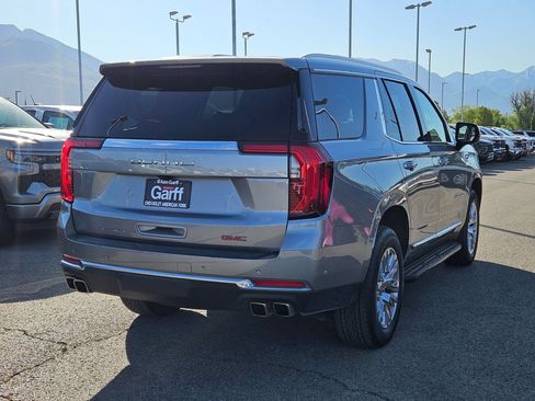 Used 2025 GMC Yukon Denali AWD/4WD image 3