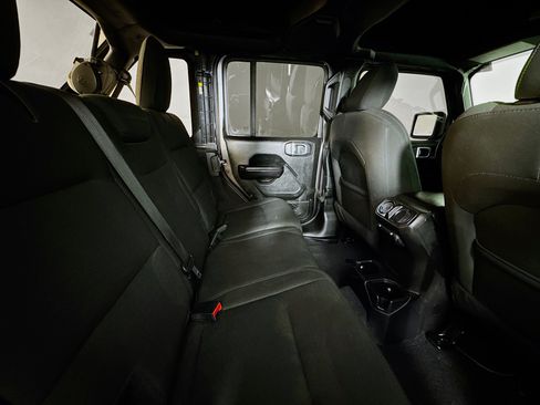 Used 2019 Jeep Wrangler Unlimited Sport S AWD/4WD image 25