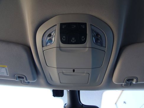 Used 2024 Chrysler Pacifica Touring-L FWD image 35