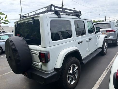 Used 2023 Jeep Wrangler Unlimited Sahara w/ Cold Weather Group AWD/4WD image 3