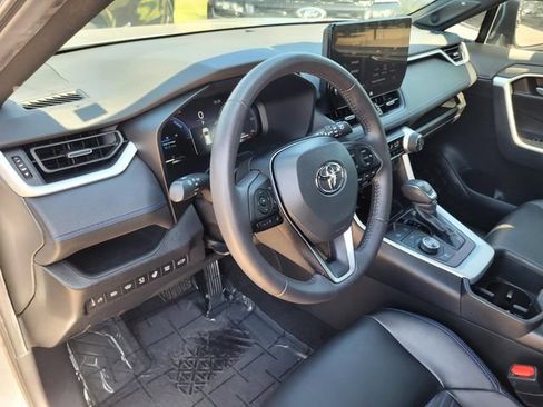 Used 2023 Toyota RAV4 XSE AWD/4WD image 16