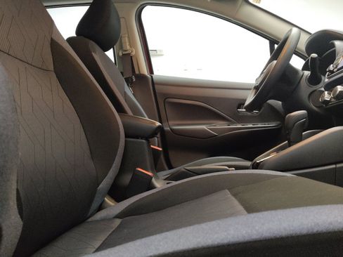 Used 2025 Nissan Versa SV FWD image 21