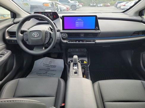 Used 2024 Toyota Prius XLE image 2