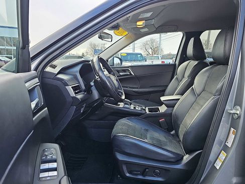 Used 2024 Mitsubishi Outlander SE image 15