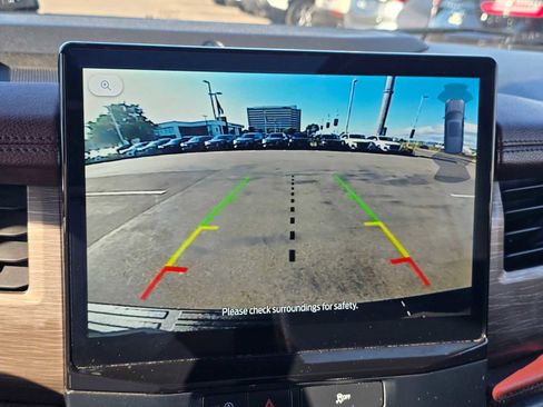 Used 2024 Ford Expedition Limited image 32