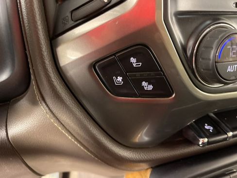 Used 2019 Chevrolet Silverado 3500 LTZ w/ Duramax Plus Package image 33