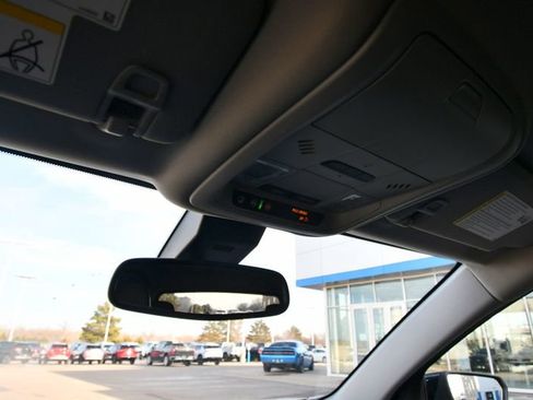 Used 2023 GMC Terrain SLT AWD/4WD image 28